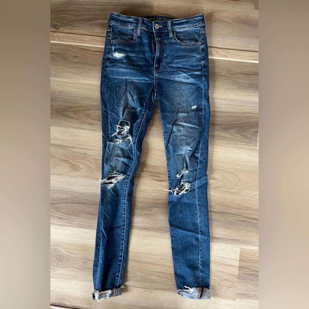 Ripped skinny jeans
